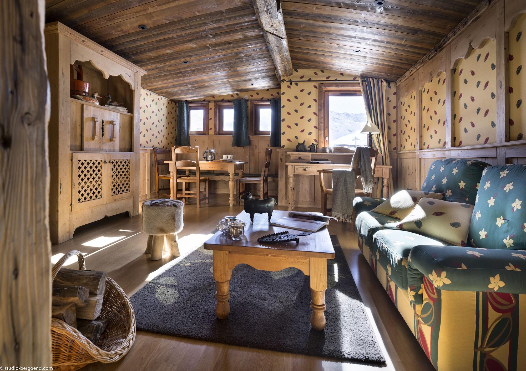 Hotel Les Suites Du Montana By Les Etincelles Тинь Экстерьер фото