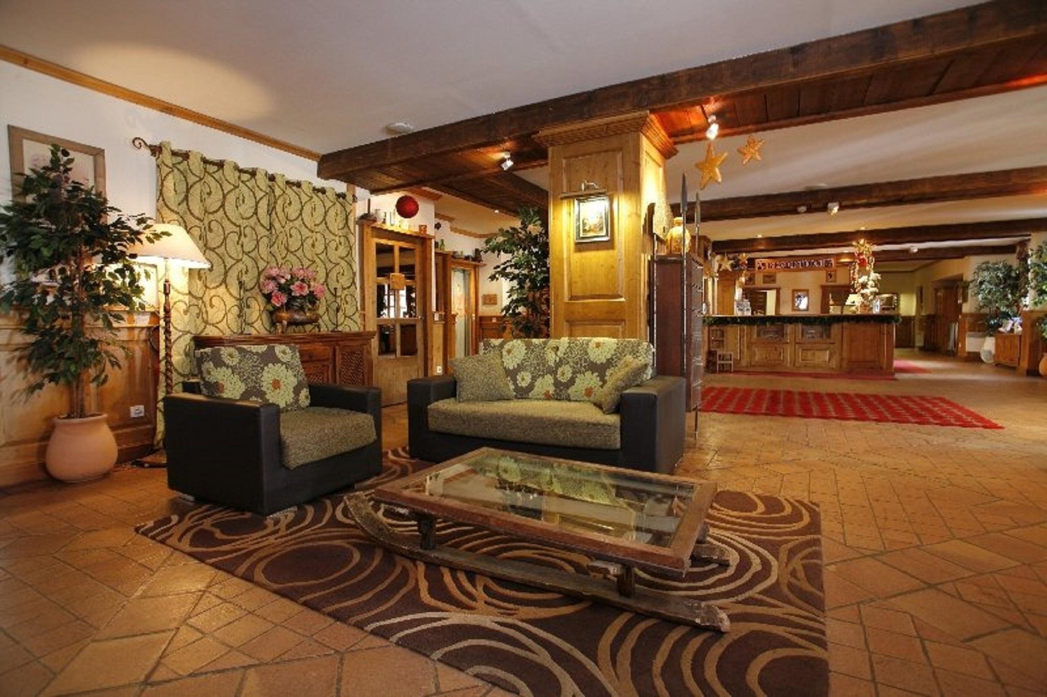 Hotel Les Suites Du Montana By Les Etincelles Тинь Экстерьер фото