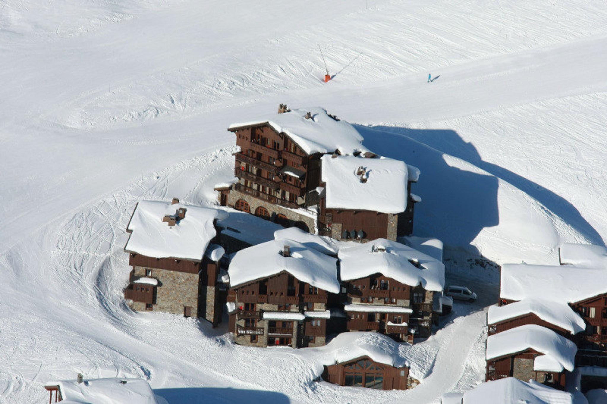 Hotel Les Suites Du Montana By Les Etincelles Тинь Экстерьер фото