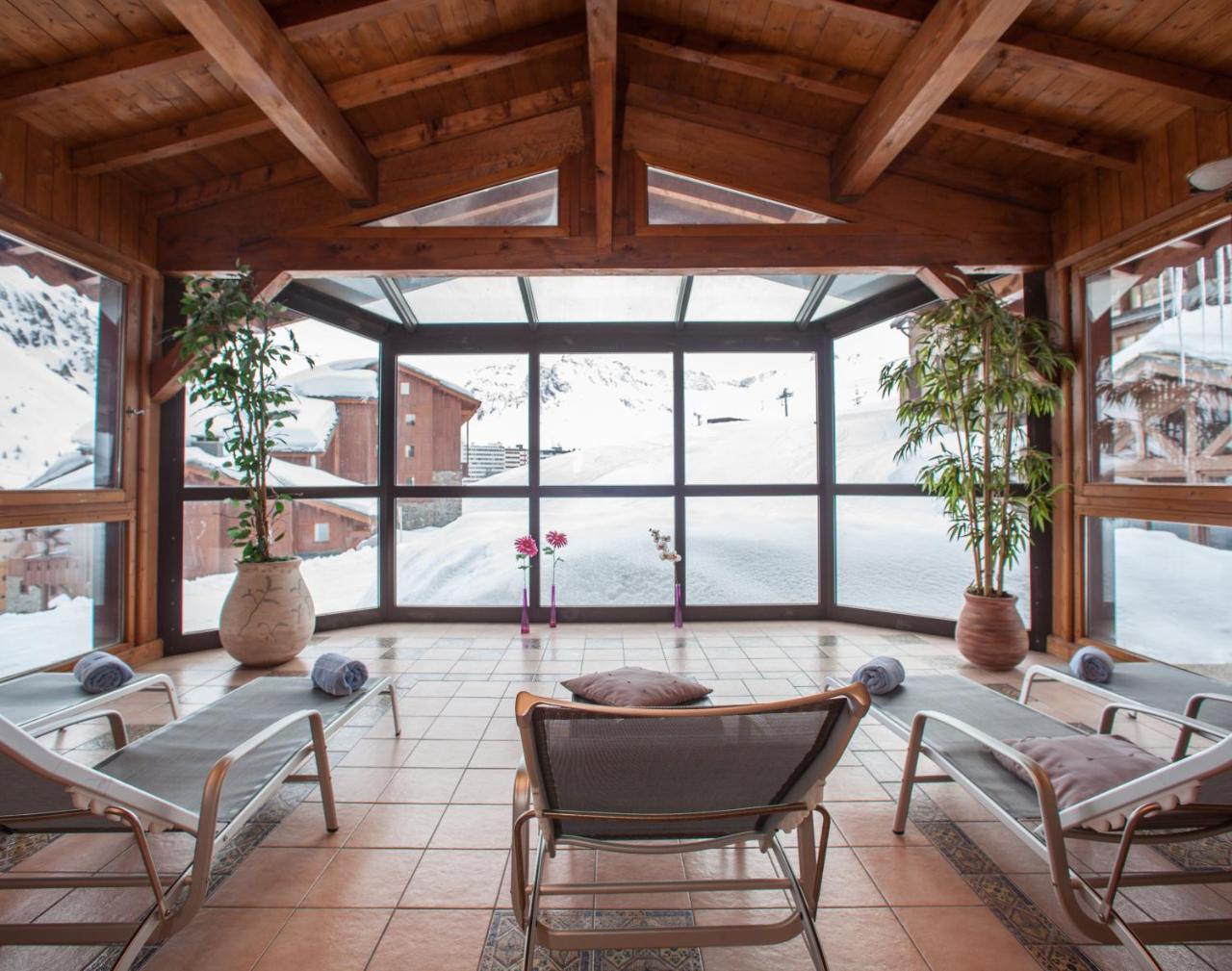 Hotel Les Suites Du Montana By Les Etincelles Тинь Экстерьер фото